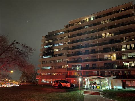 Woman suffers critical injuries being pulled from apartment fire in North York